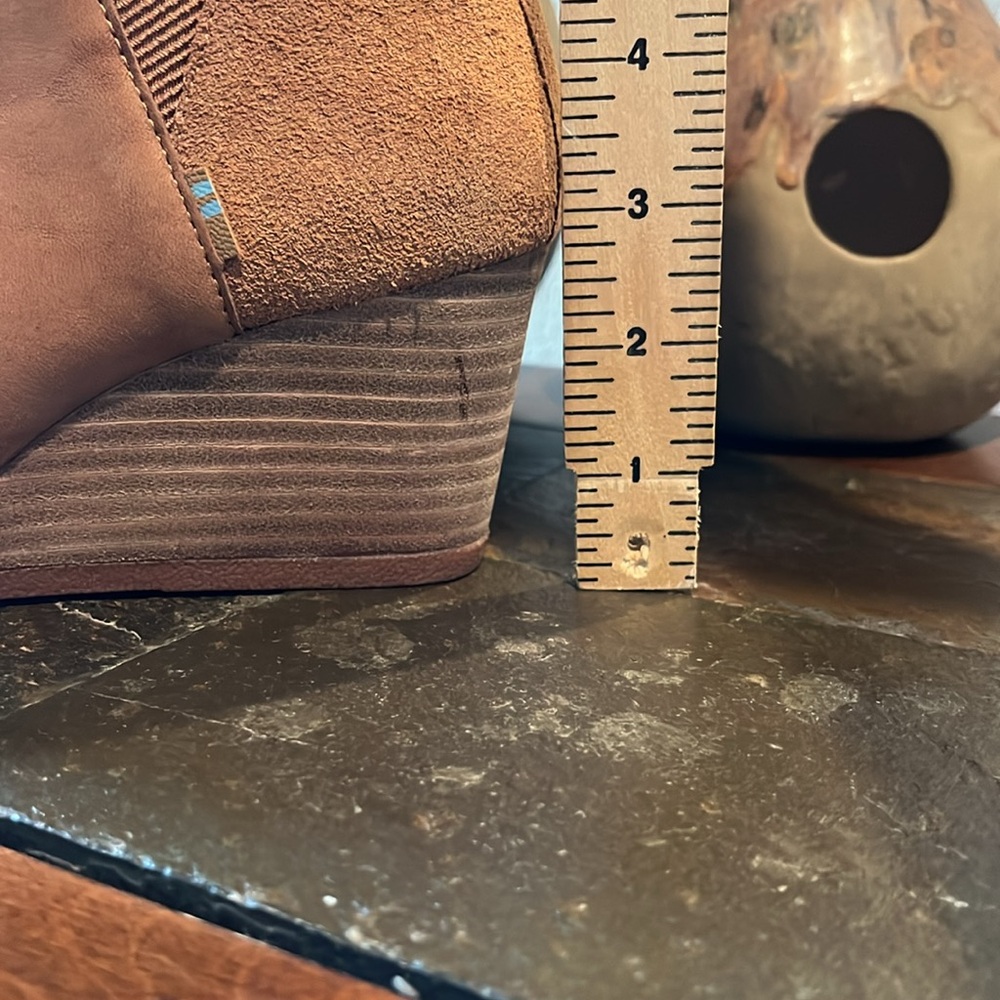 Toms Tan Leather Wedge Ankle Booties - Picture 2 of 7